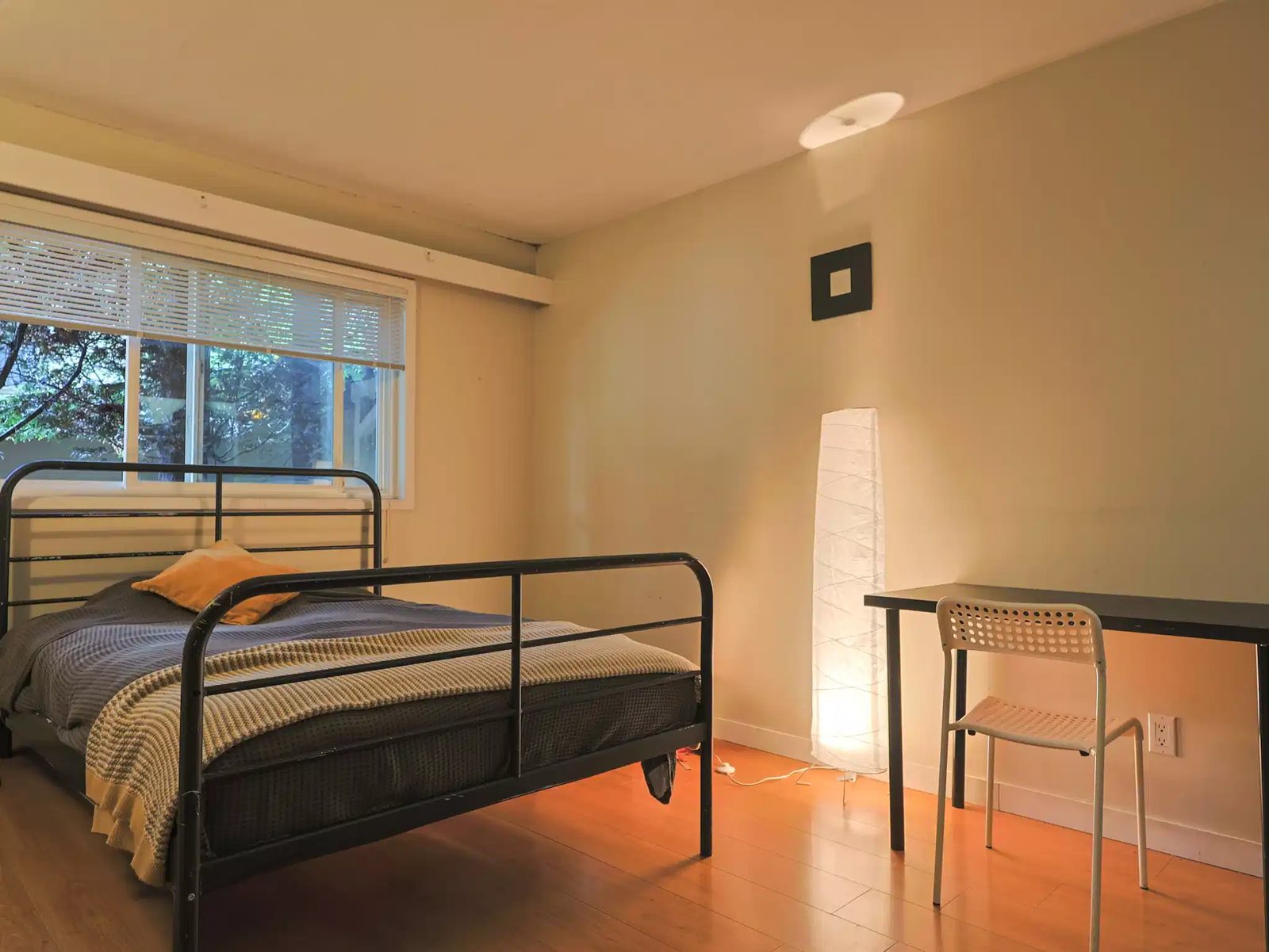 812 W 42nd Ave — student accommodation in Burnaby