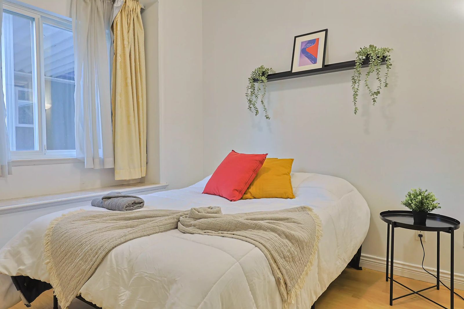 5859 Sussex Ave — student accommodation in Burnaby