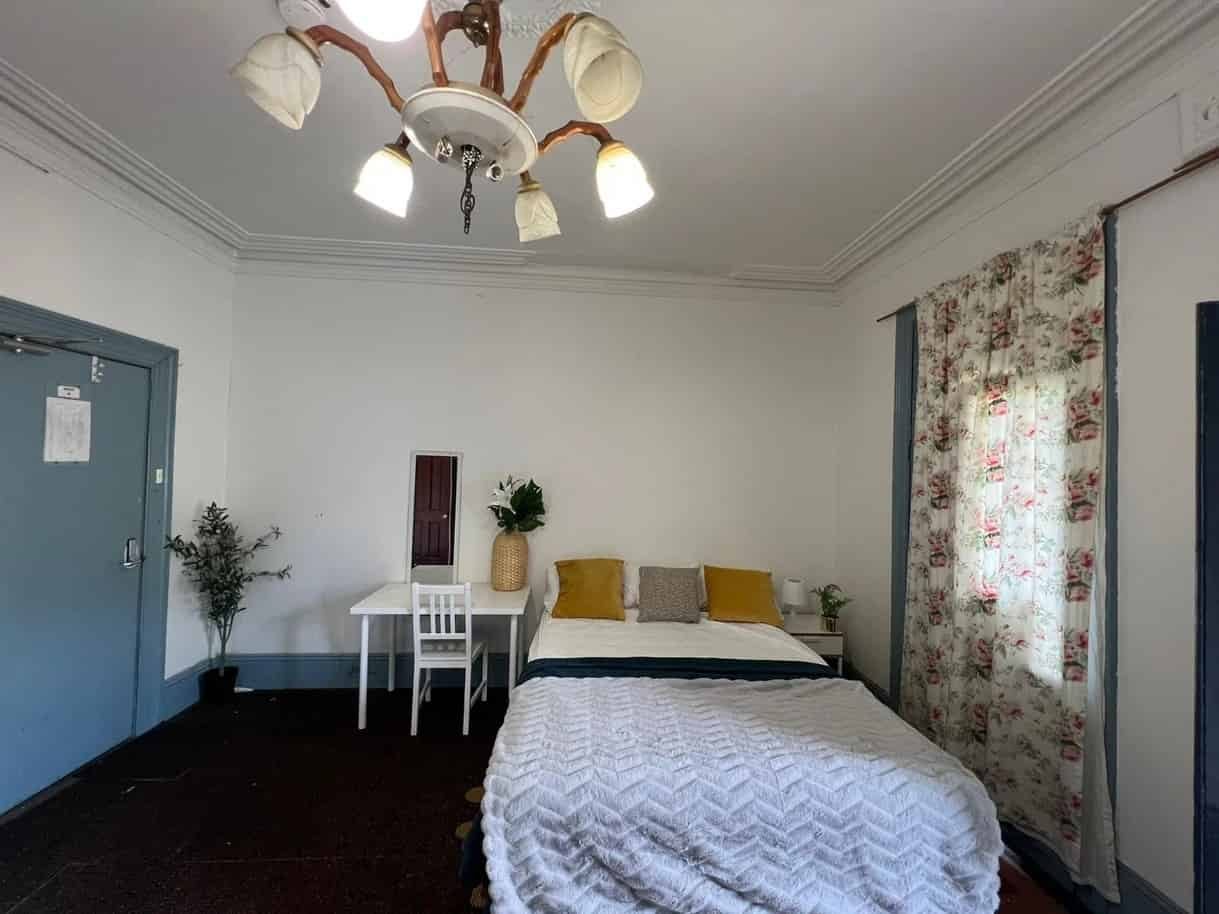 Room in a 8 Bedroom Apartment, 261 Cleveland Street, Redfern — student accommodation in Sydney