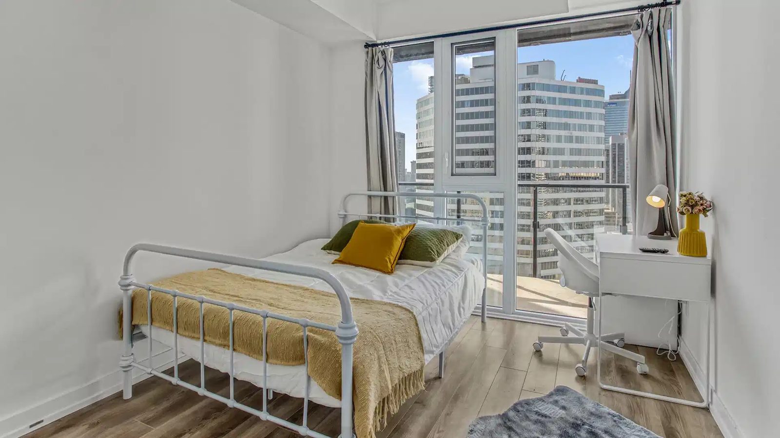 Liwinco Yonge Dundas Street — student accommodation in Hamilton