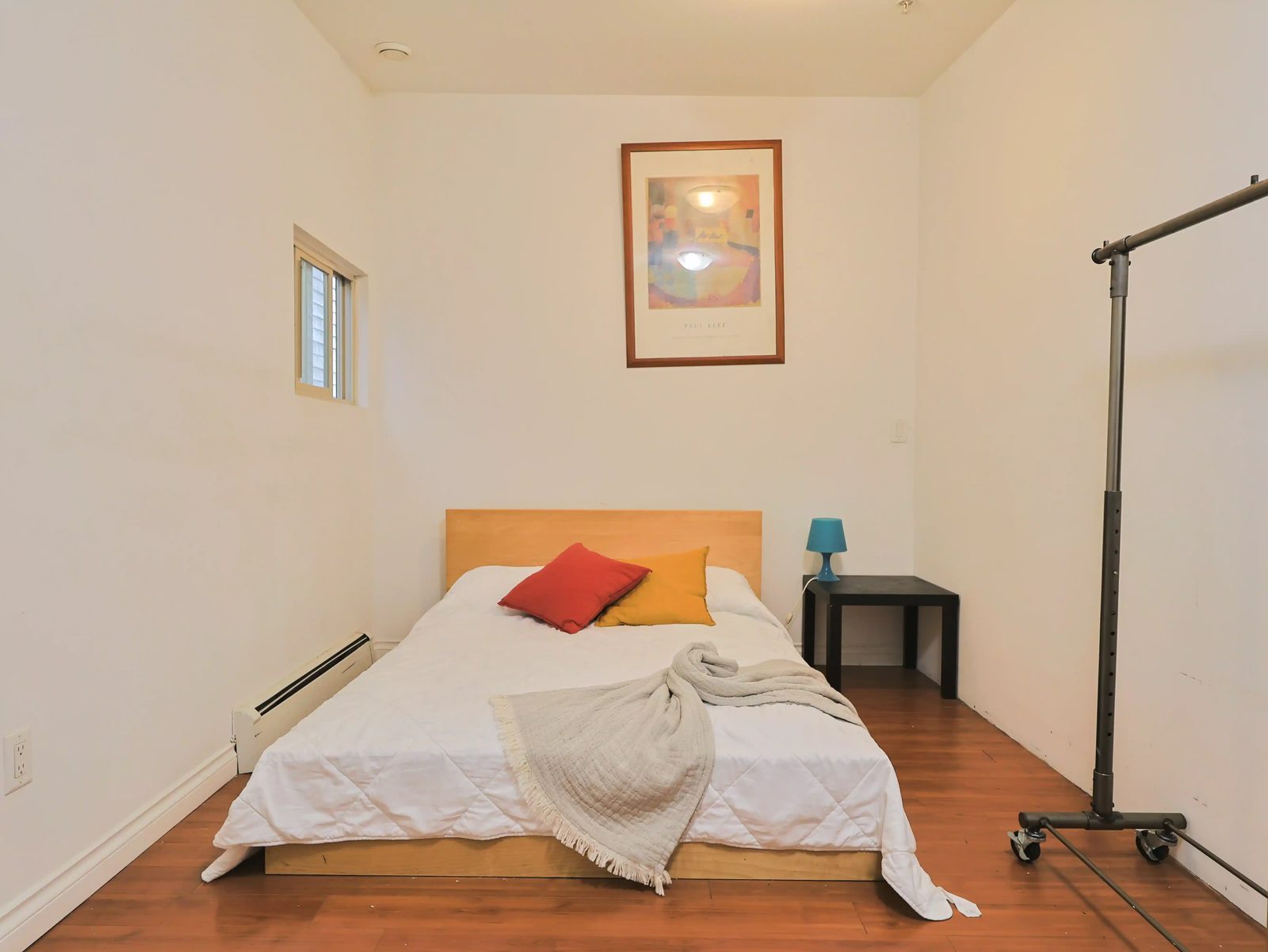 923 E Broadway — student accommodation in Burnaby