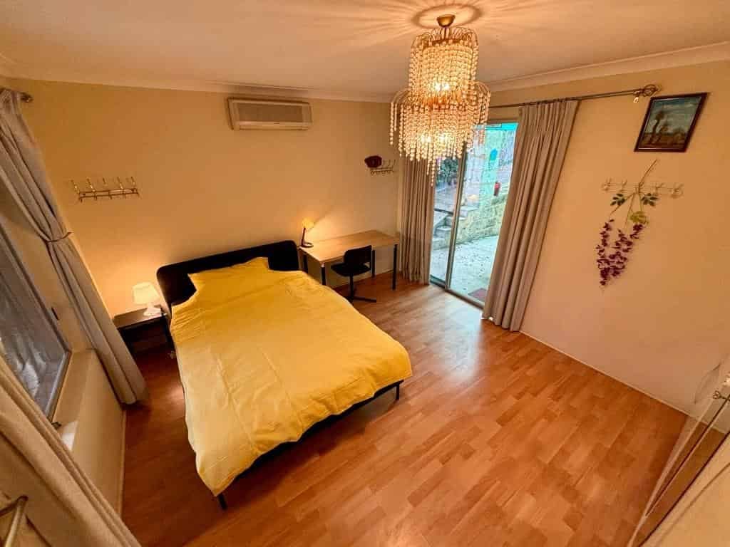 Room in a 5 Bedroom Apartment, 39 King William Street, Bayswater, City of Bayswater — student accommodation in Perth
