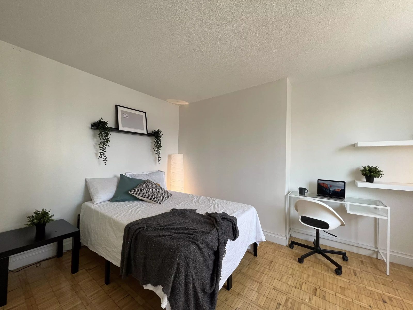88 Bloor St E — student accommodation in Toronto