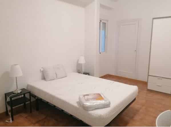 Poeta Cabanyes 14 Pricipal 2 Derecho — student accommodation in Barcelona