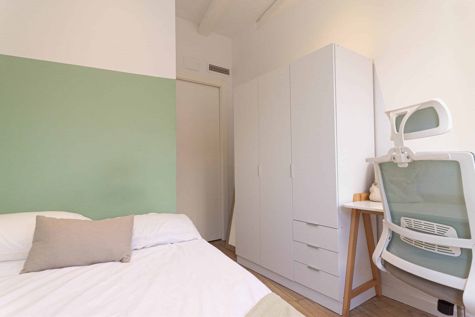Poeta Cabanyes 14 2-2 Derecho — student accommodation in Barcelona