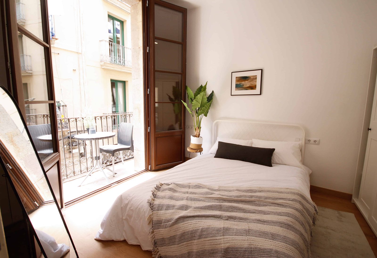 Carrer De Santa Madrona 27 1º Ciutat Vella — student accommodation in Barcelona
