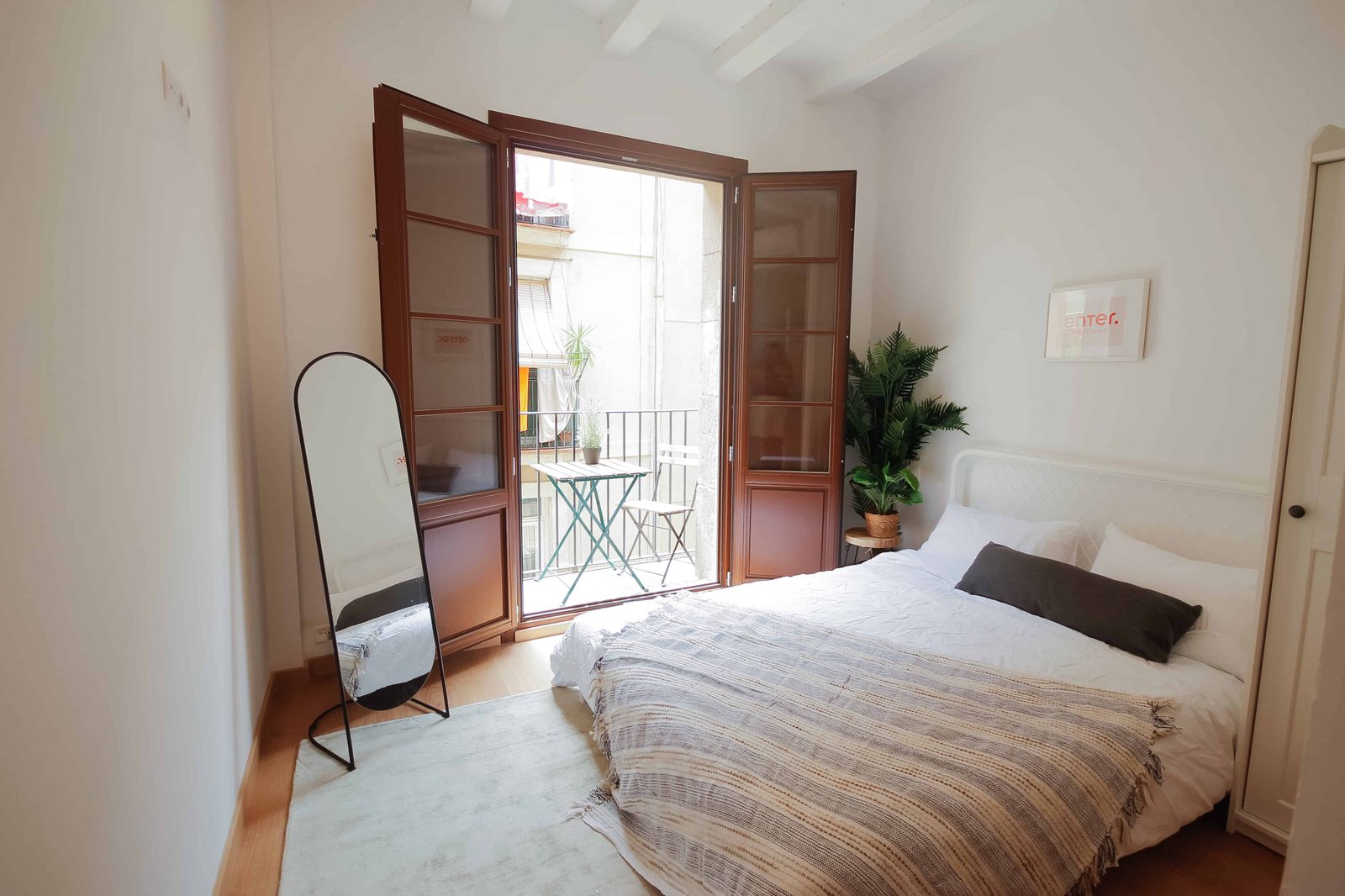 Carrer De Santa Madrona 27 3ero Ciutat Vella — student accommodation in Barcelona