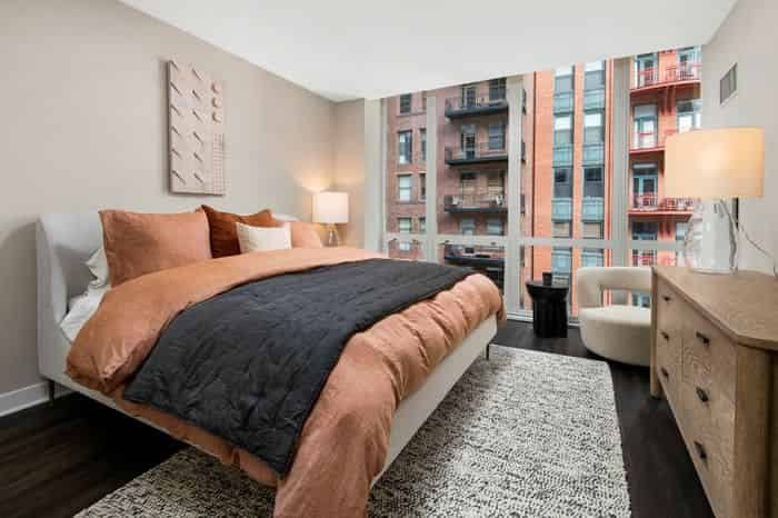 215 West Apartments — student accommodation in Chicago