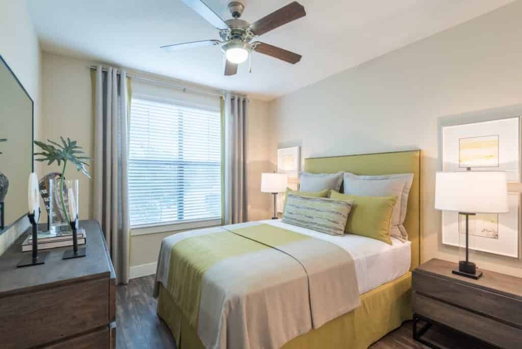 The Beacon At Buffalo Pointe — student accommodation in Houston