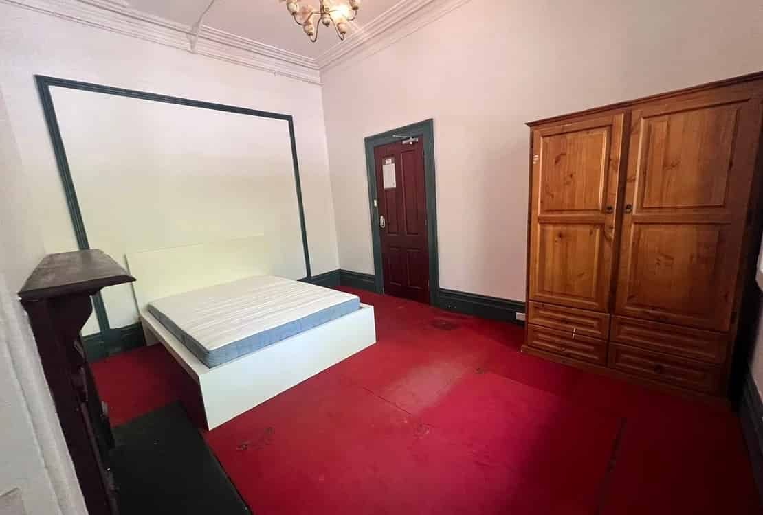 Room in a 8 Bedroom Apartment, 259 Cleveland, Redfern — student accommodation in Sydney