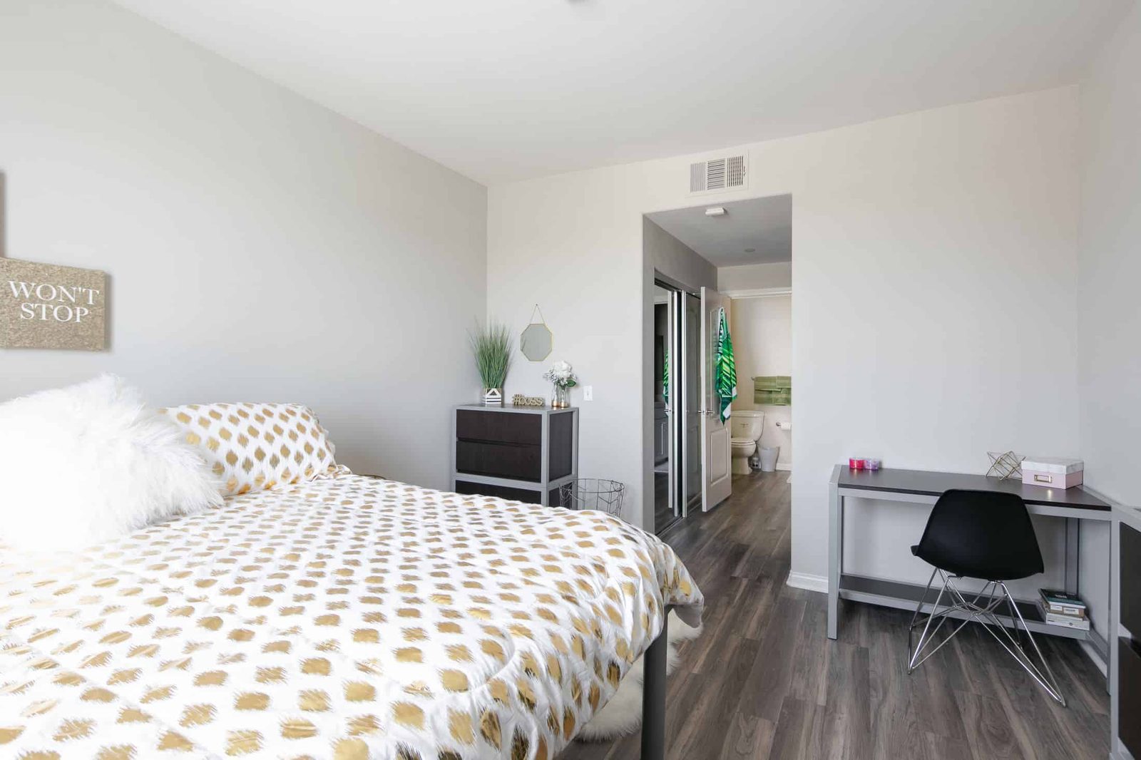 Tuscany Apartments — student accommodation in Los Angeles