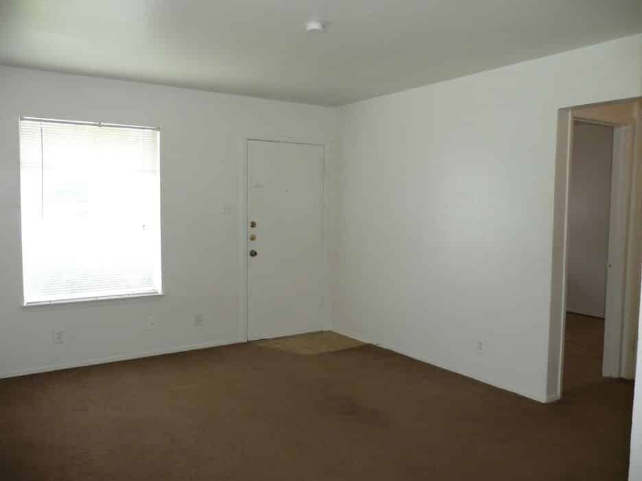 Covina Plaza — student accommodation in San Antonio