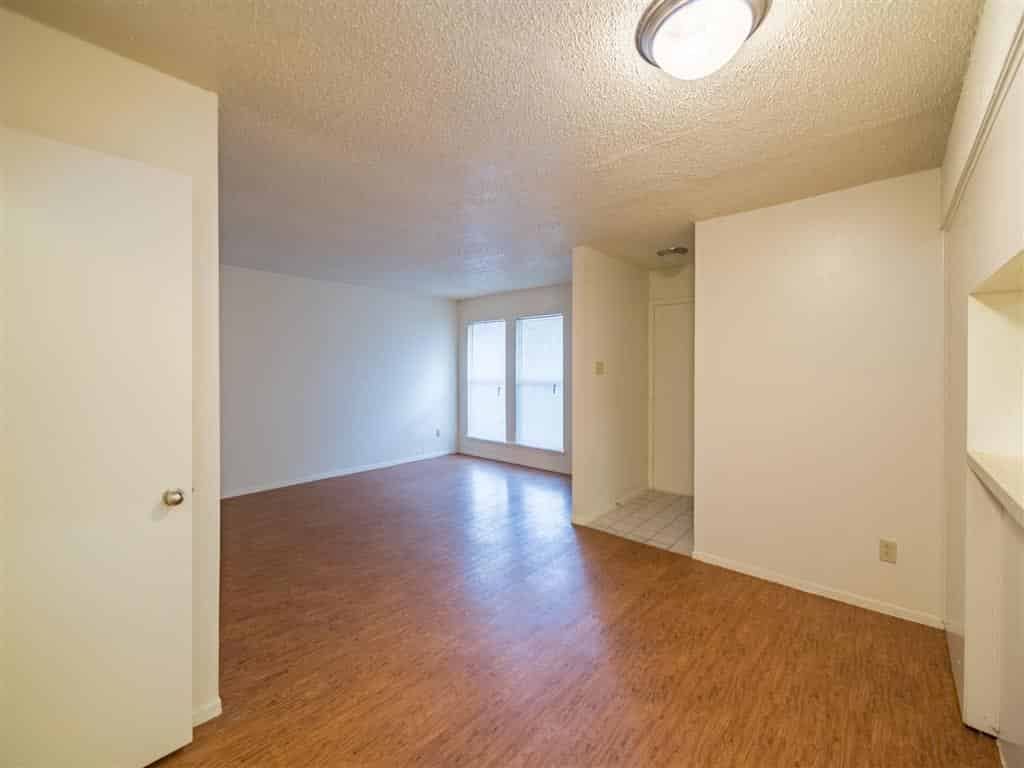 Forest Creek Village Apartments — student accommodation in Austin