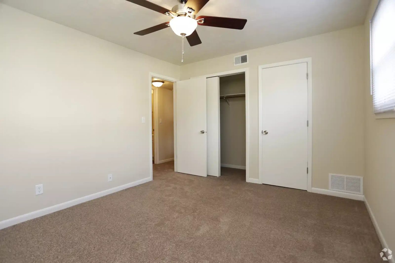 Pinecrest Apartments — student accommodation in bloomington