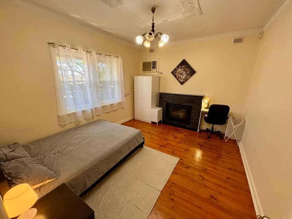 Room In A 6 Bedroom Apartment, 87 Days Road, Croydon Park, City Of Port Adelaide Enfield — student accommodation in Adelaide