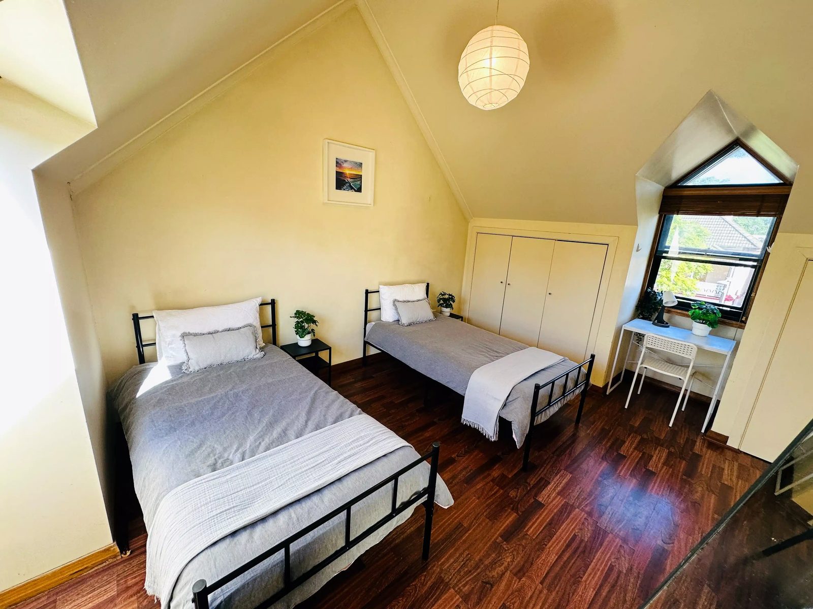 Room in a 5 Bedroom Apartment, 10/131 Glebe Point Road, Glebe — student accommodation in Sydney