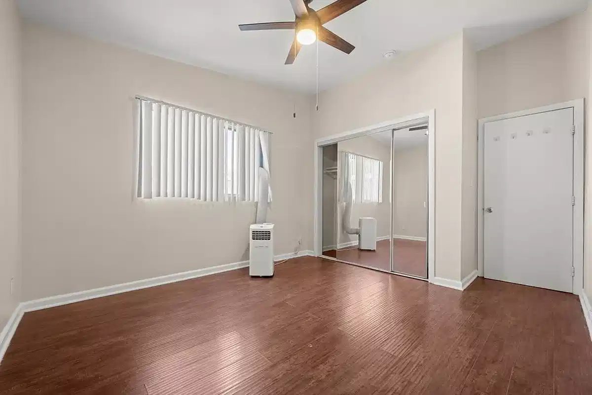 2356 Portland St — student accommodation in Los Angeles