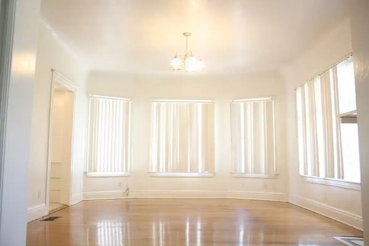 2640 Menlo Ave — student accommodation in Los Angeles