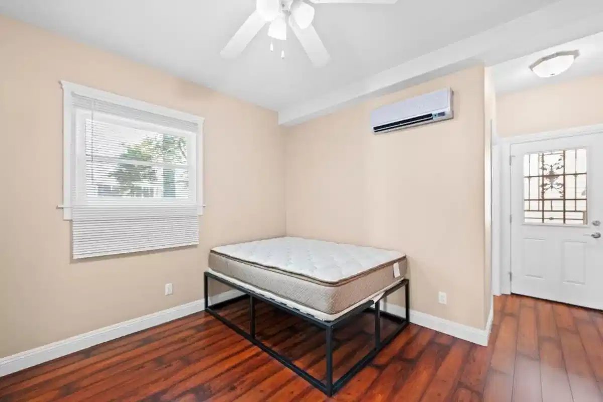 2660 Orchard Ave — student accommodation in Los Angeles