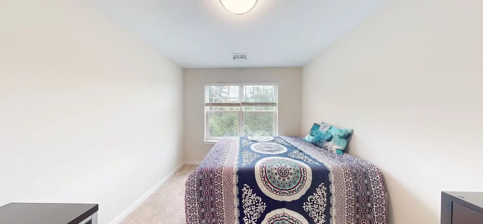 Meadowbrook Gardens — student accommodation in Mansfield Center