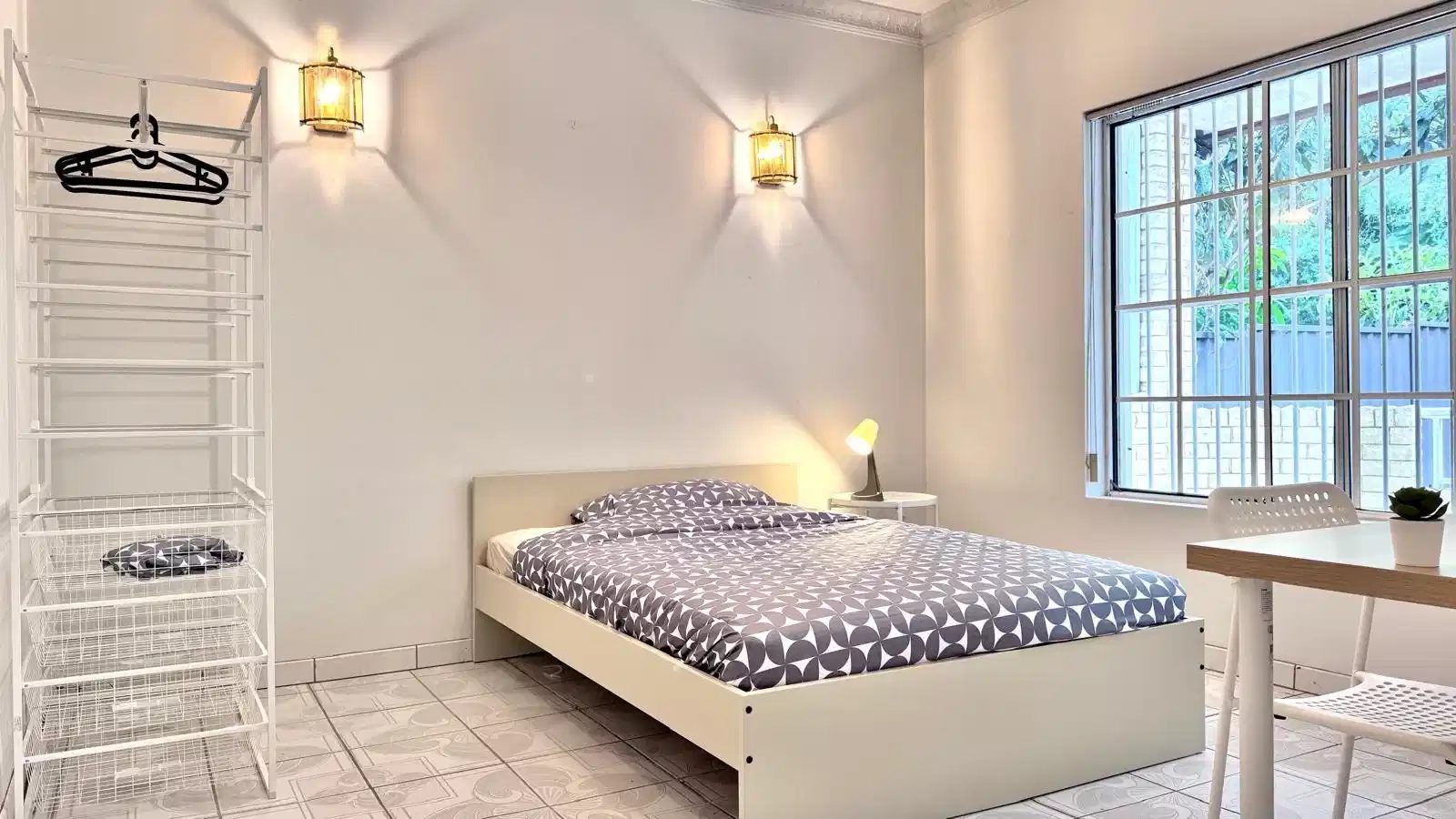 Room in a 5 Bed Apartment, Hocking Avenue Earlwood — student accommodation in Sydney