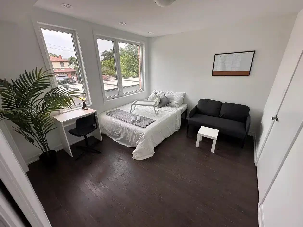 H4U 48 Deeproots Terrace — student accommodation in Toronto