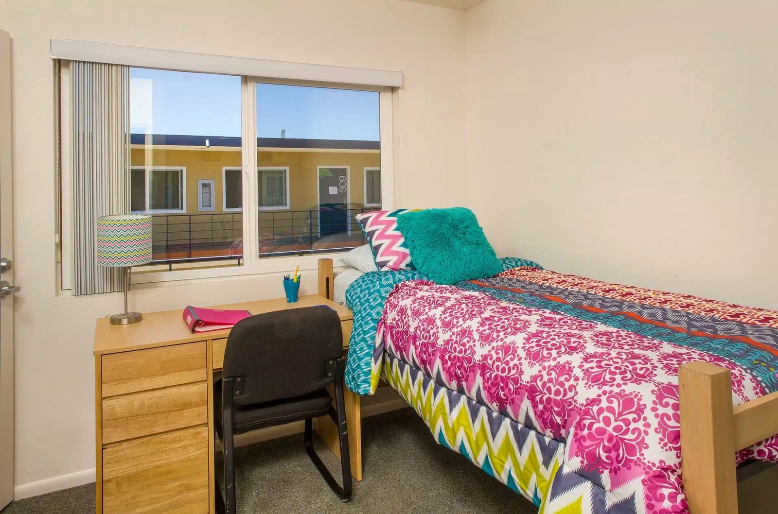 Tropicana Del Norte — student accommodation in Goleta