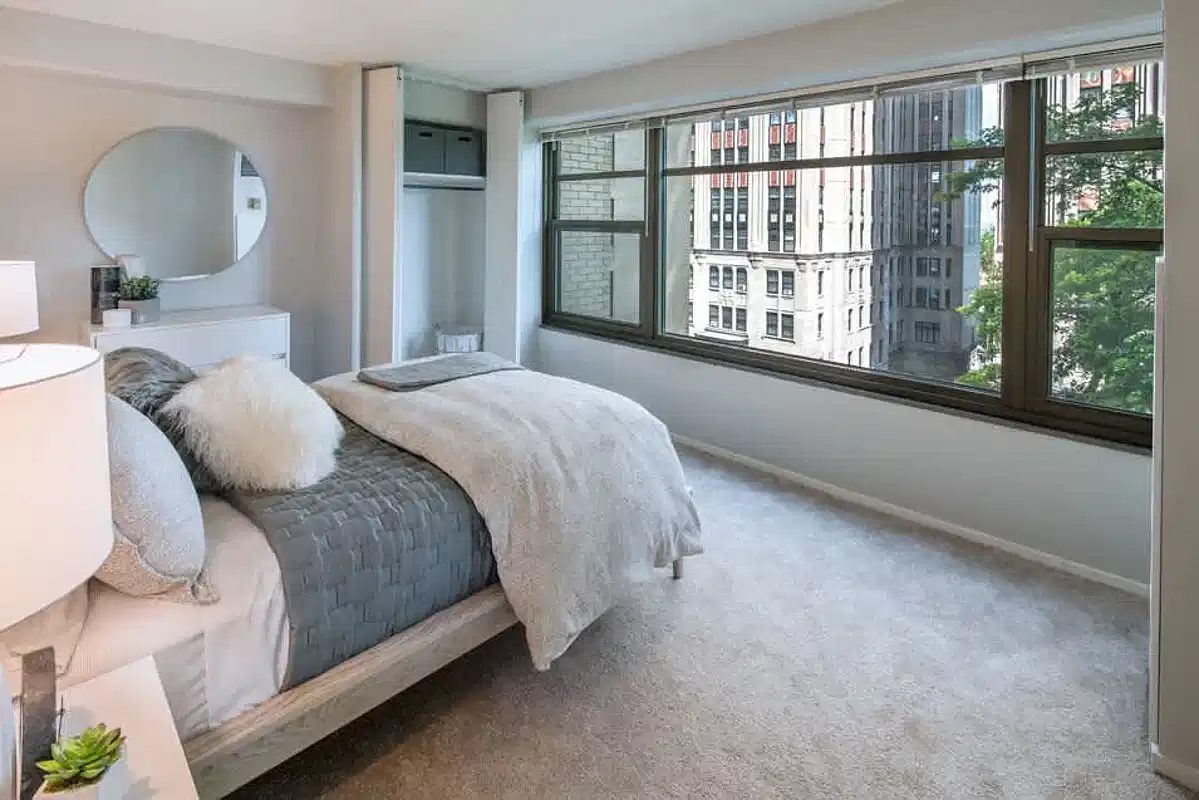 Twin Towers Apartments — student accommodation in Chicago