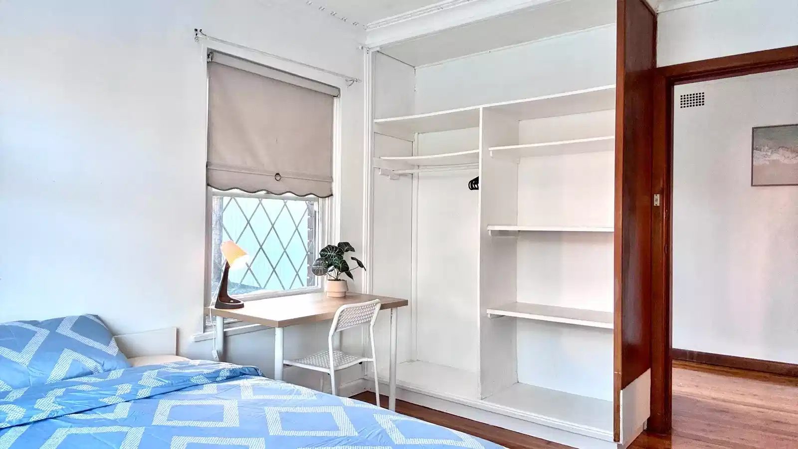 Room in a 5 bedroom Apartment, Fortescue St, Bexley North — student accommodation in Sydney