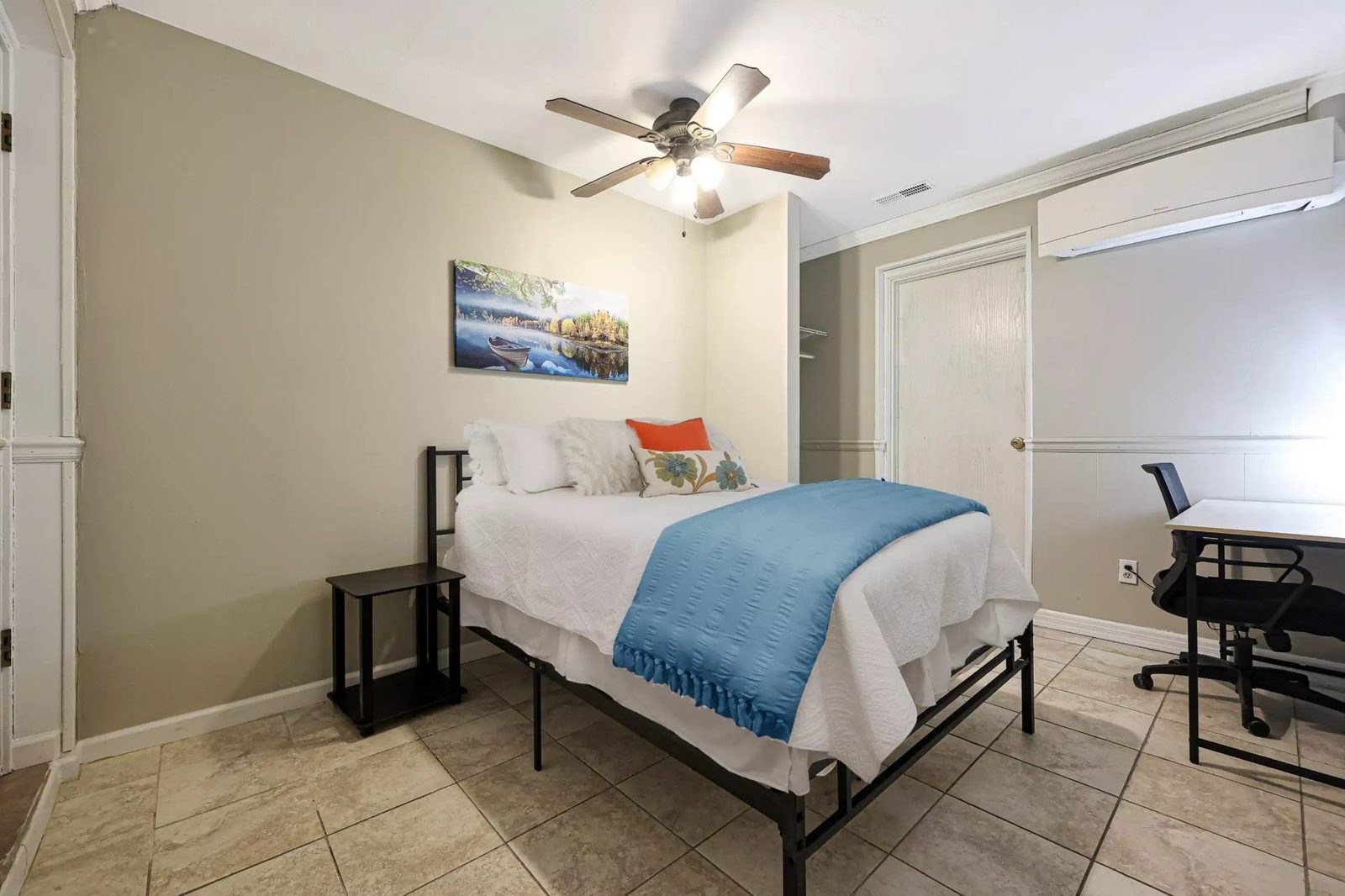 PDP 85033 — student accommodation in Glendale