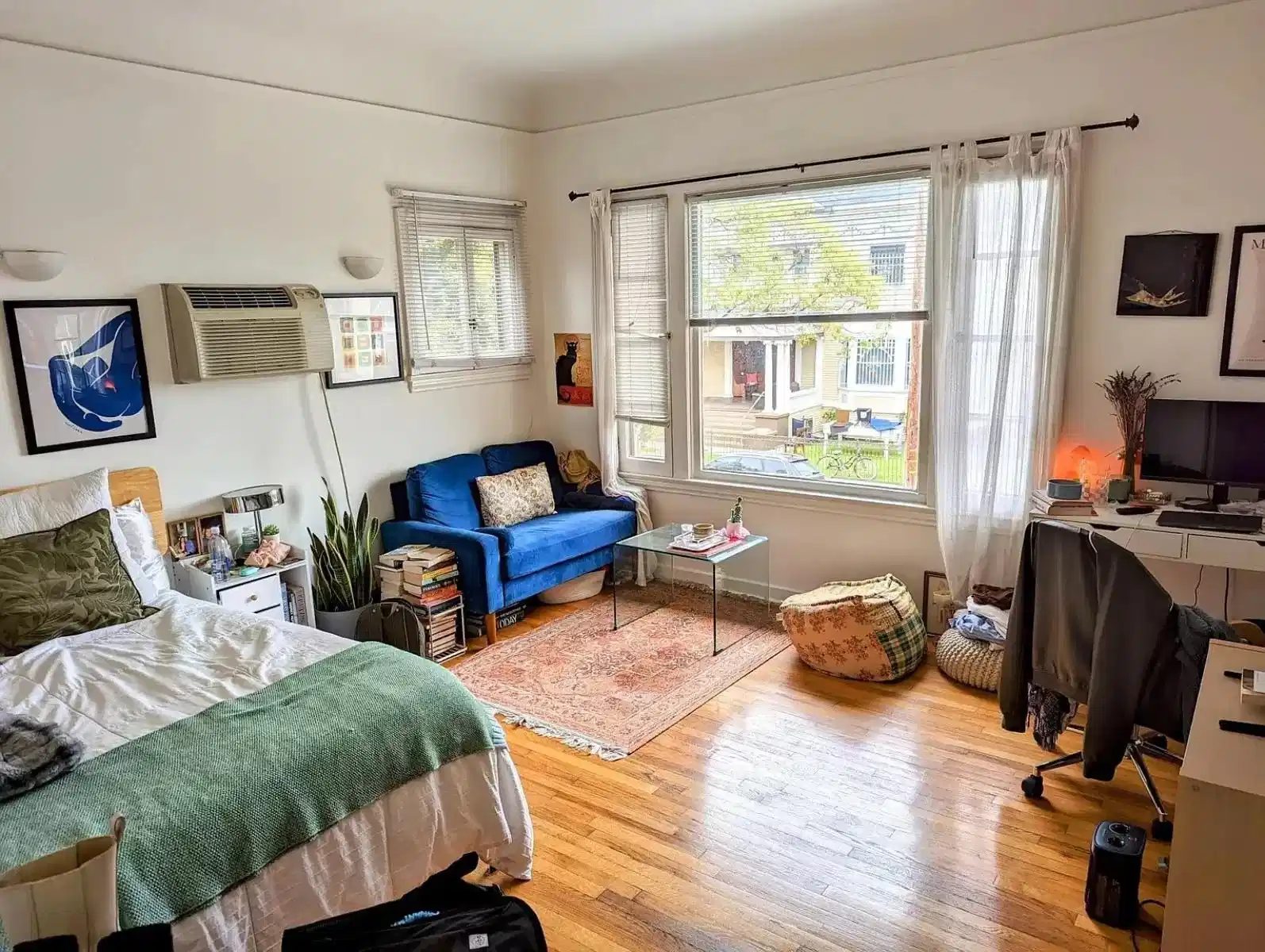 2660 Magnolia — student accommodation in Los Angeles