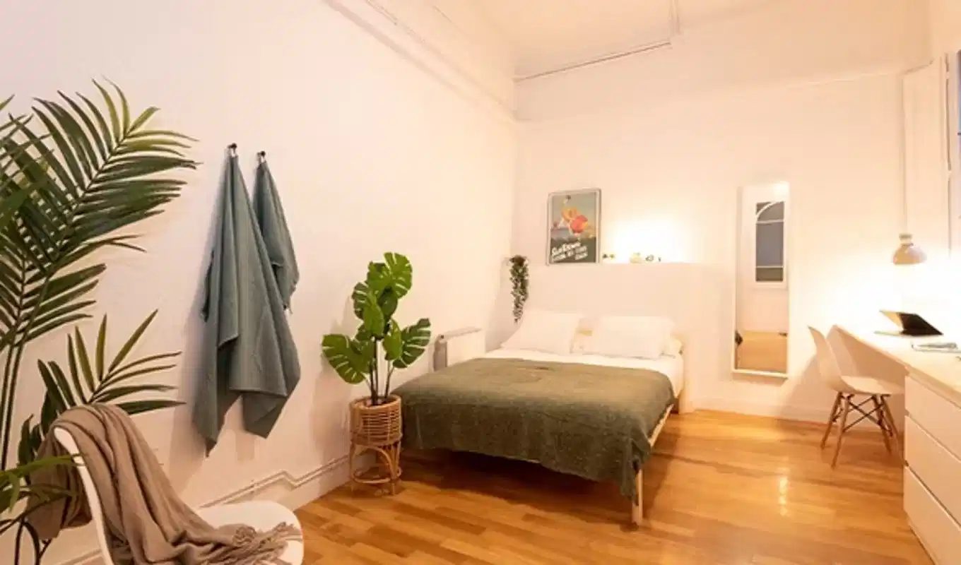 HC 8012 — student accommodation in Barcelona