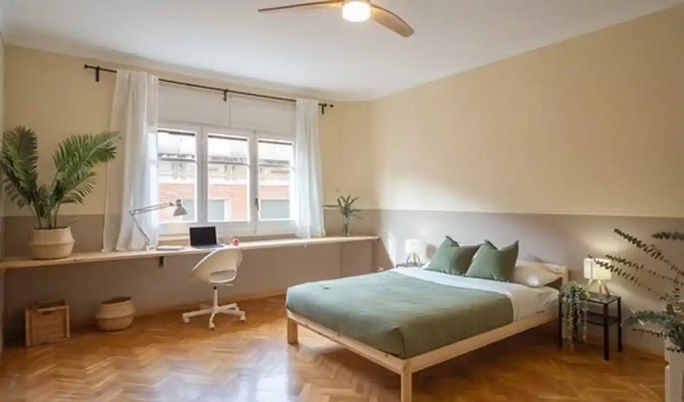 HC 8022 — student accommodation in Barcelona