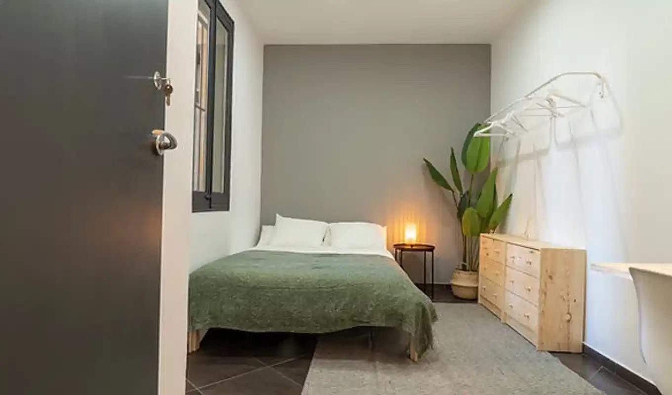 HC 8002 — student accommodation in Barcelona