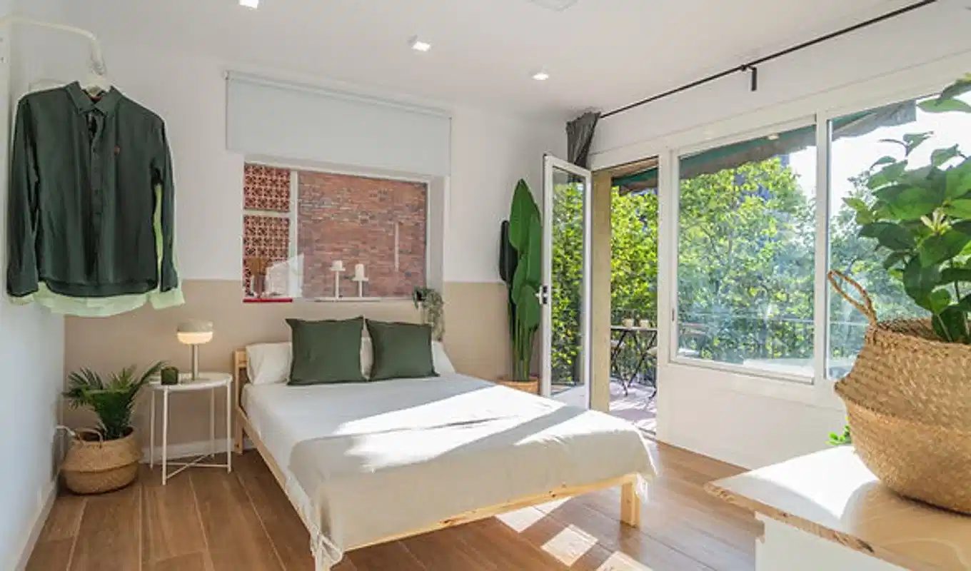 HC 8004 — student accommodation in Barcelona