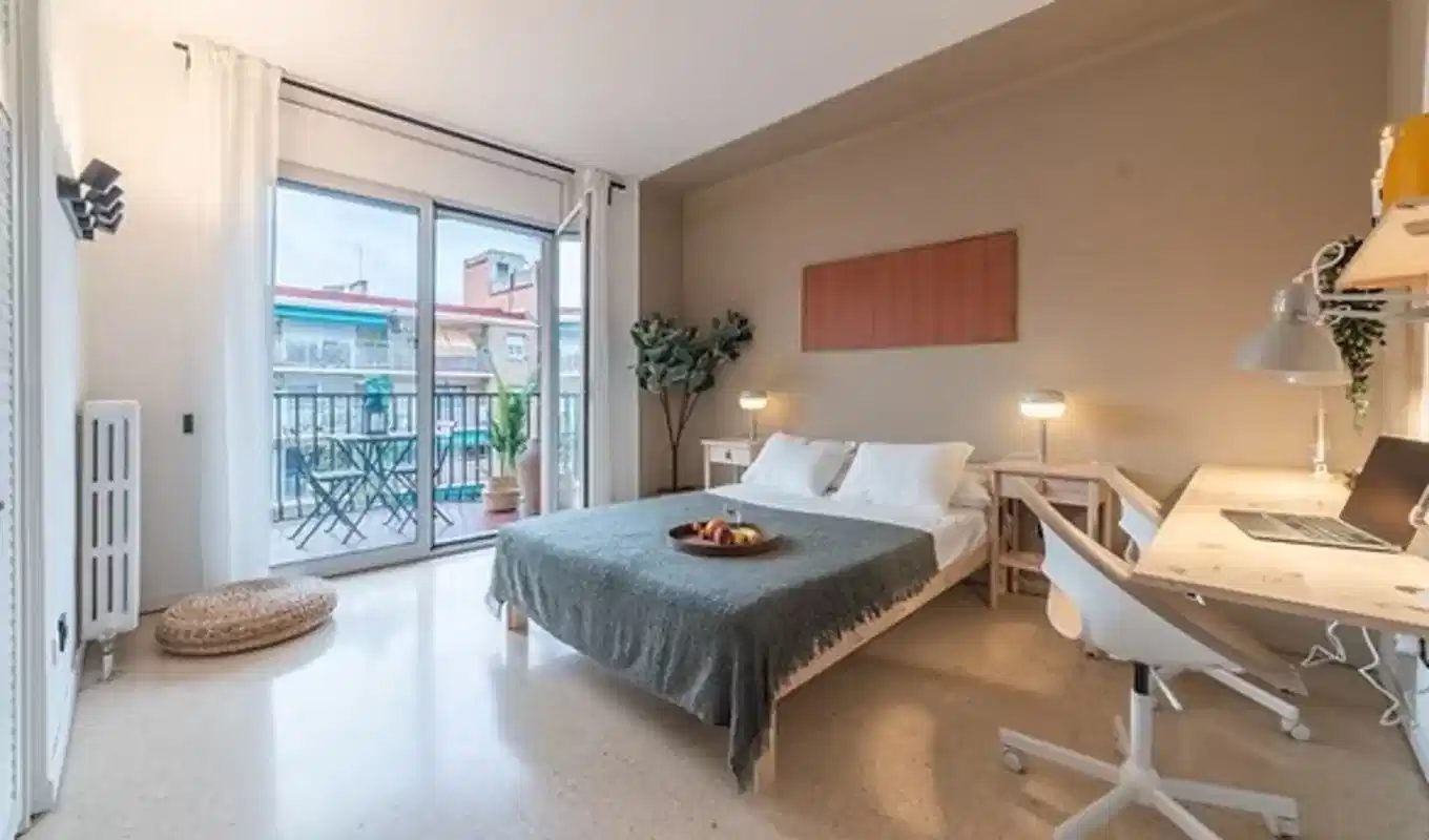 HC 8027 — student accommodation in Barcelona