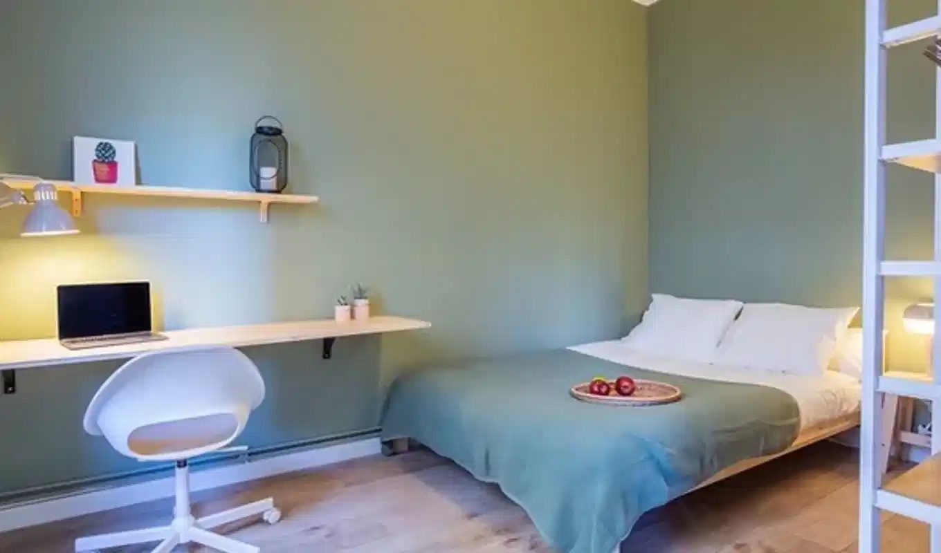 HC 8036 — student accommodation in Barcelona