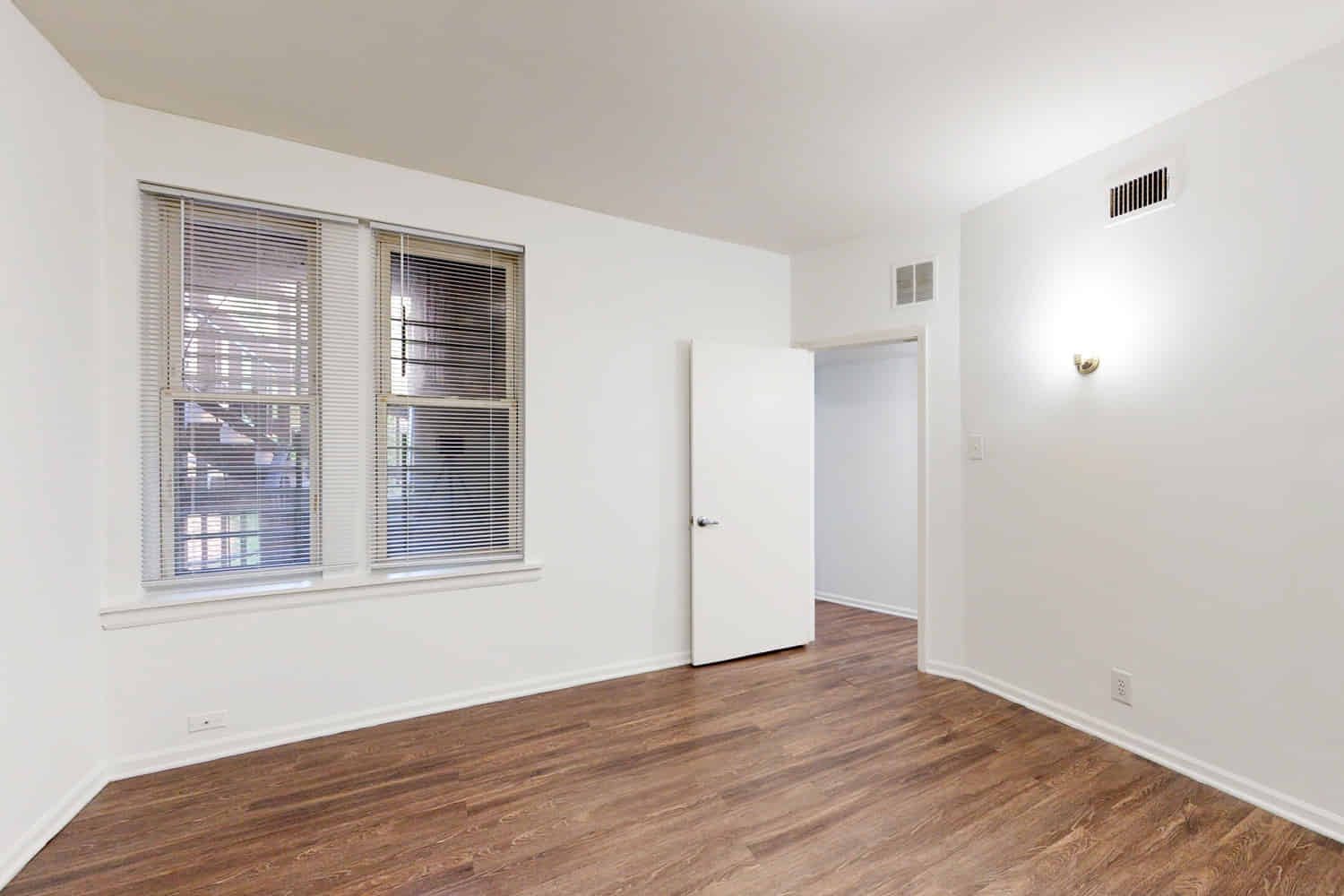 925 East 46th Street — student accommodation in Chicago