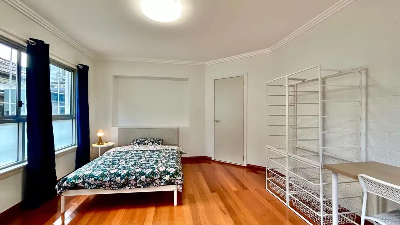 Room in a 5 Bedroom Apartment, Girraween St, Kingsgrove — student accommodation in Sydney