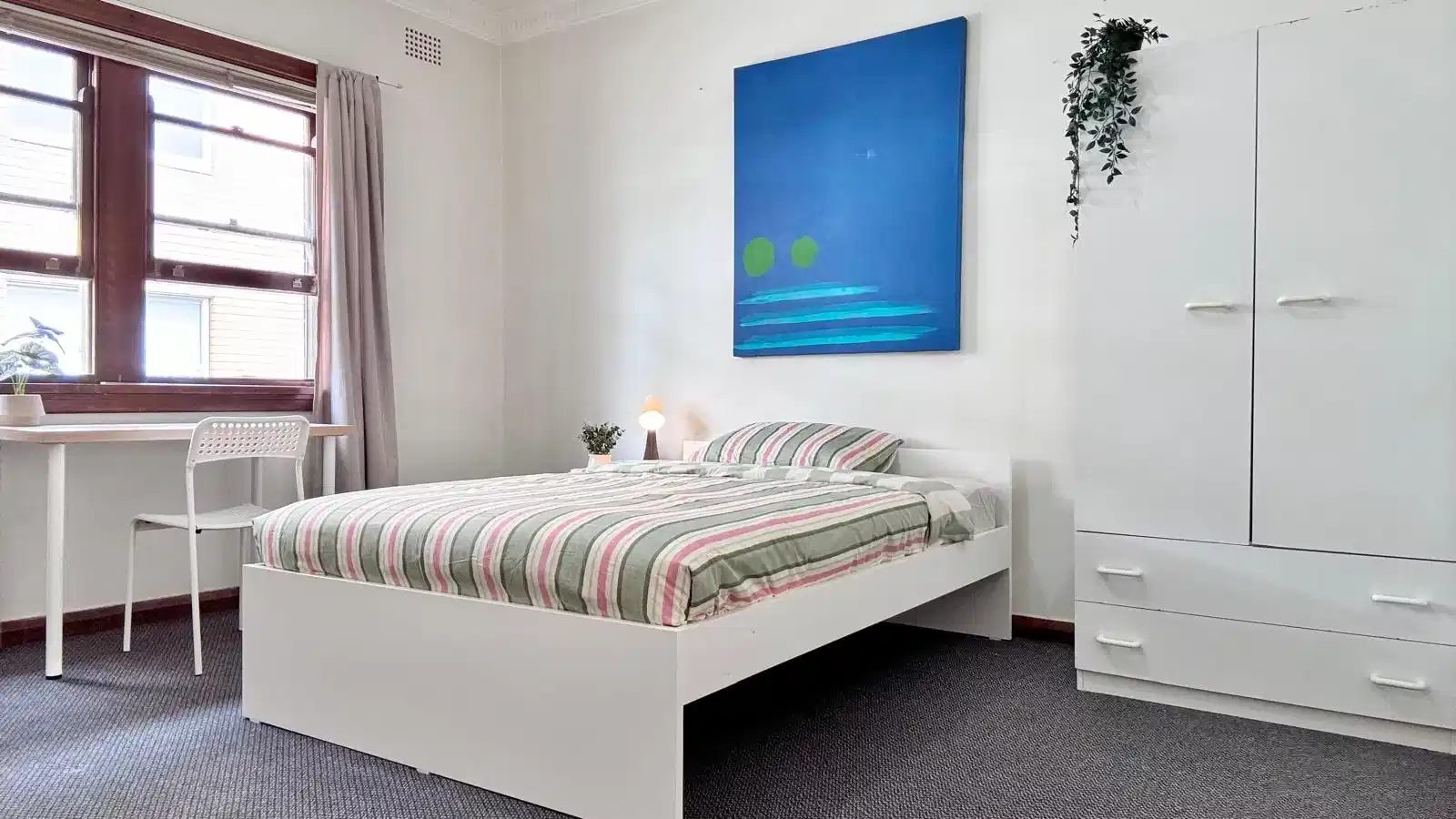 Room in a 4 Bedroom Apartment, The Grand Parade, Sutherland — student accommodation in Sydney