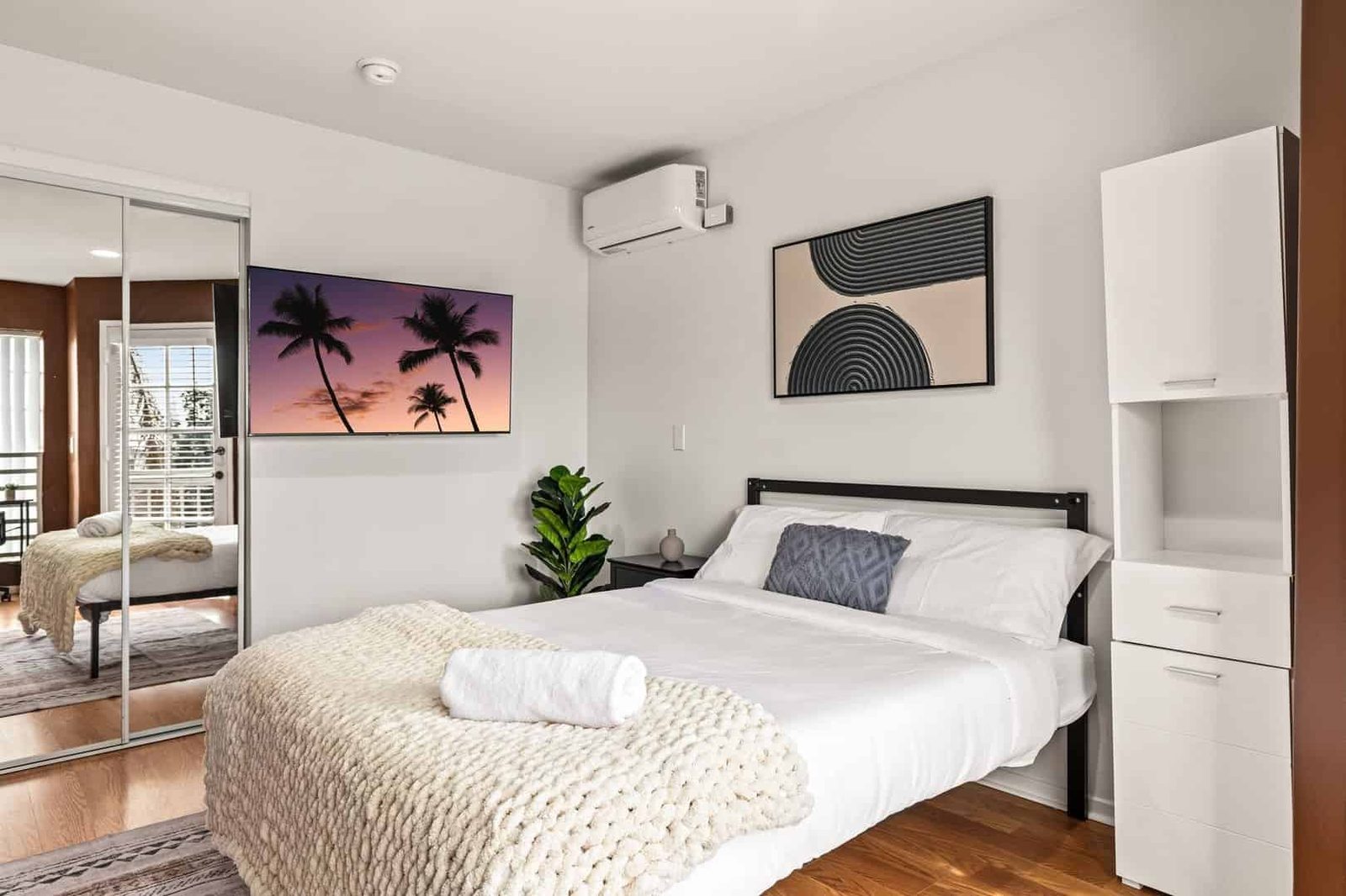 10777 Ashton 202 — student accommodation in Los Angeles