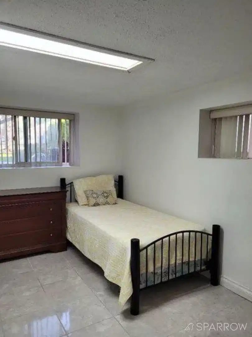 SPR V5M2Z4 — student accommodation in Burnaby