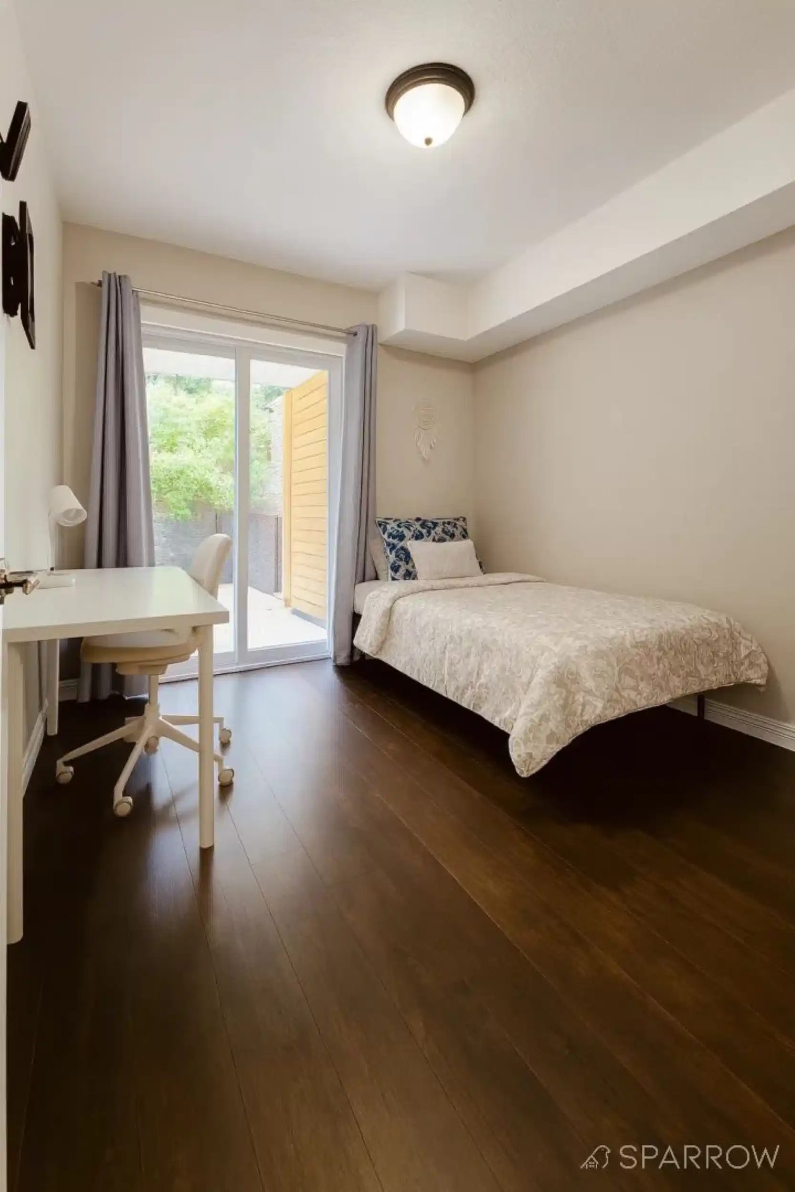 SPR M9V4E4 — student accommodation in Toronto