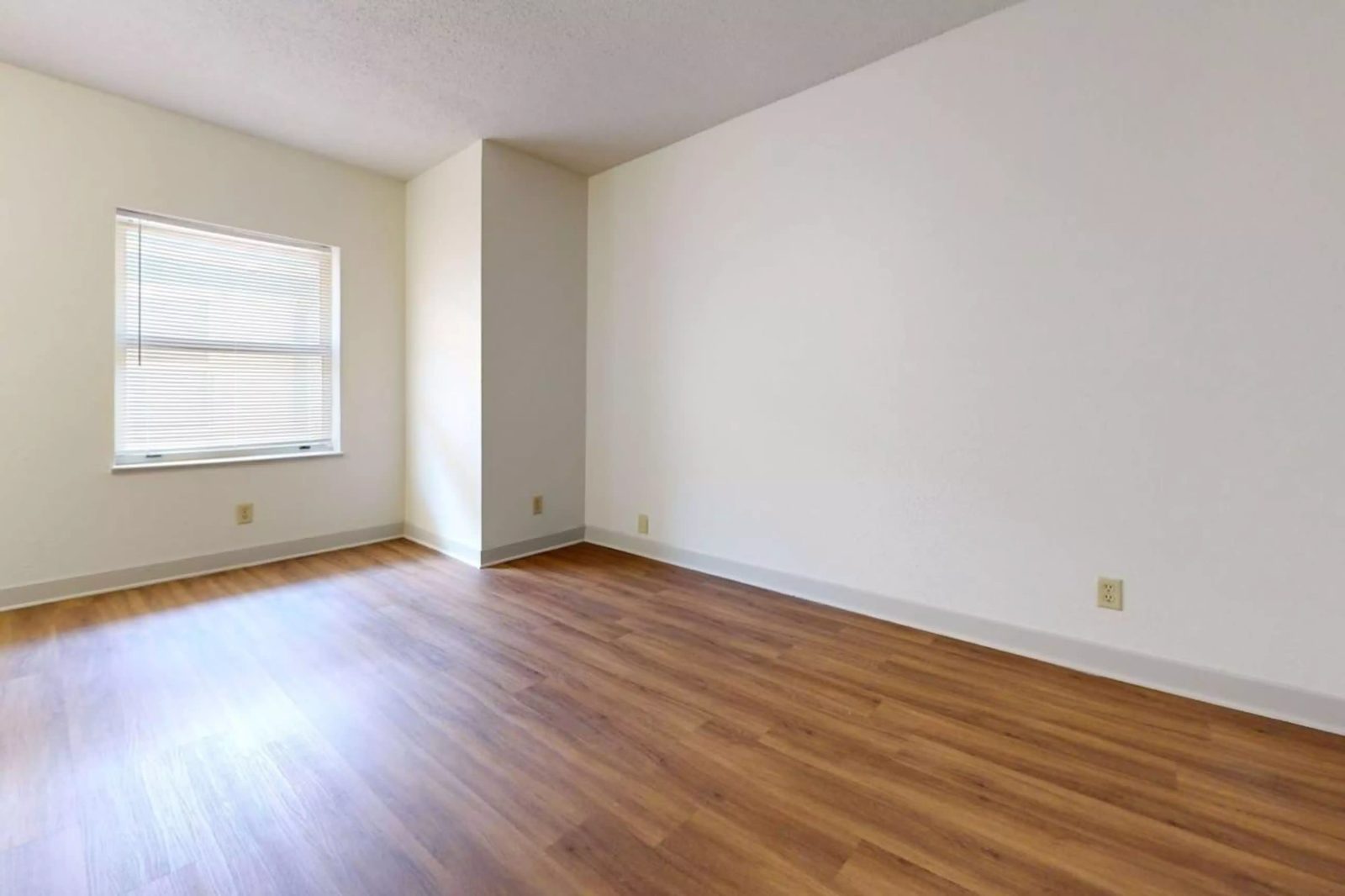 Alexander — student accommodation in Kansas City