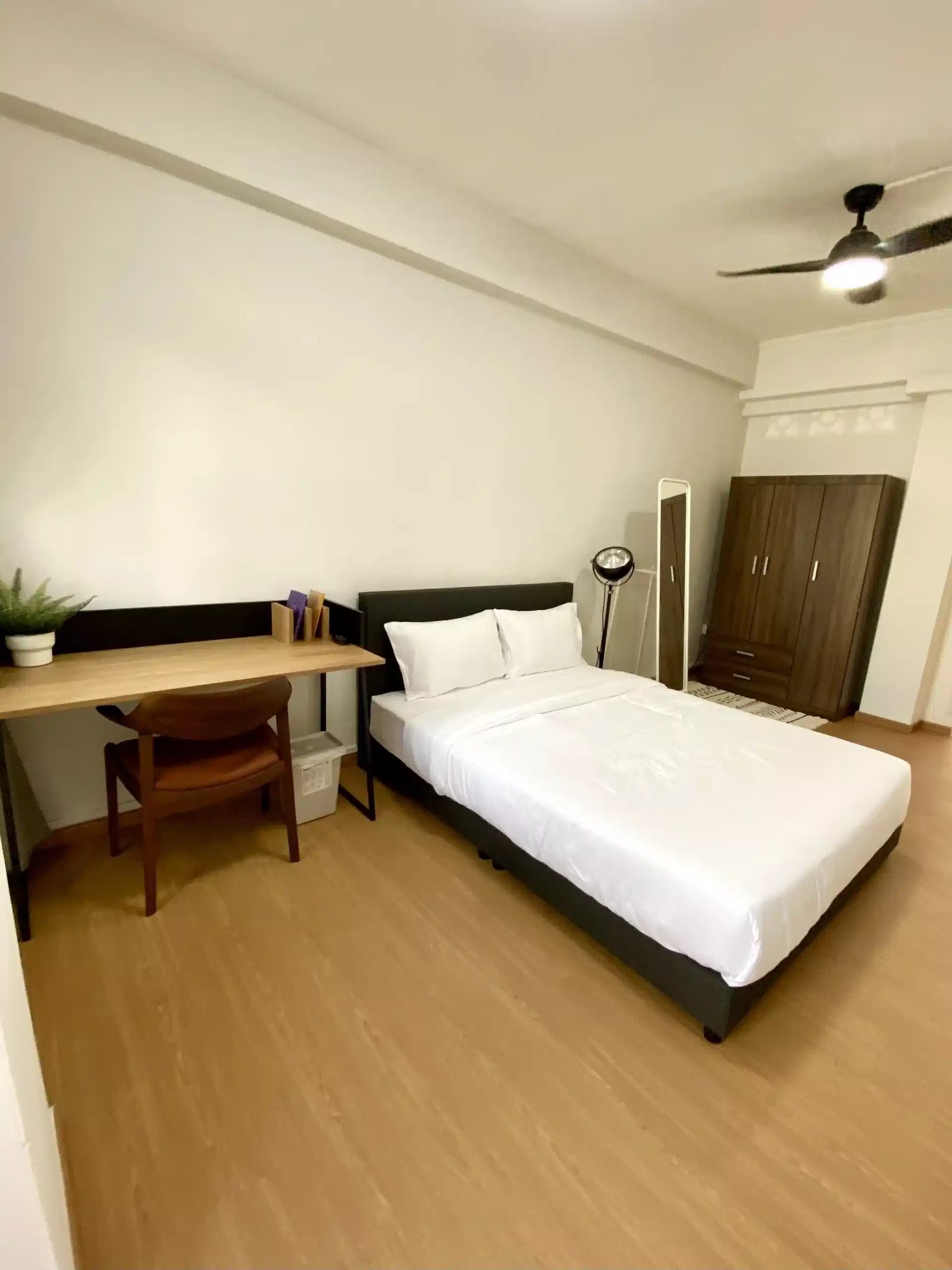 Room in a 3 Bedroom Apartment, 27 Bencoolen Street — student accommodation in Singapore, Singapore
