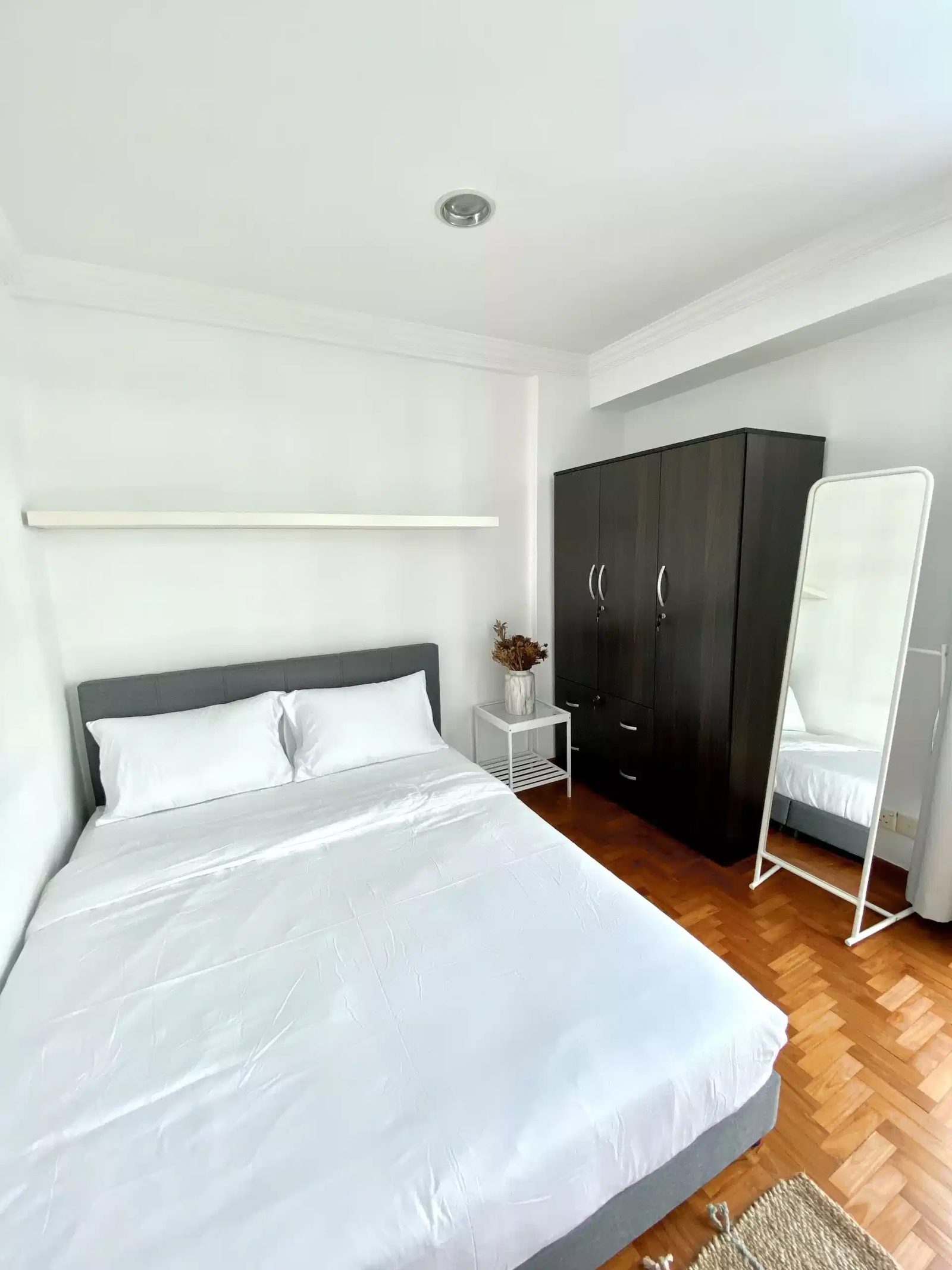 Room in a 3 Bedroom Apartment, 2 Leedon Road — student accommodation in Singapore, Singapore