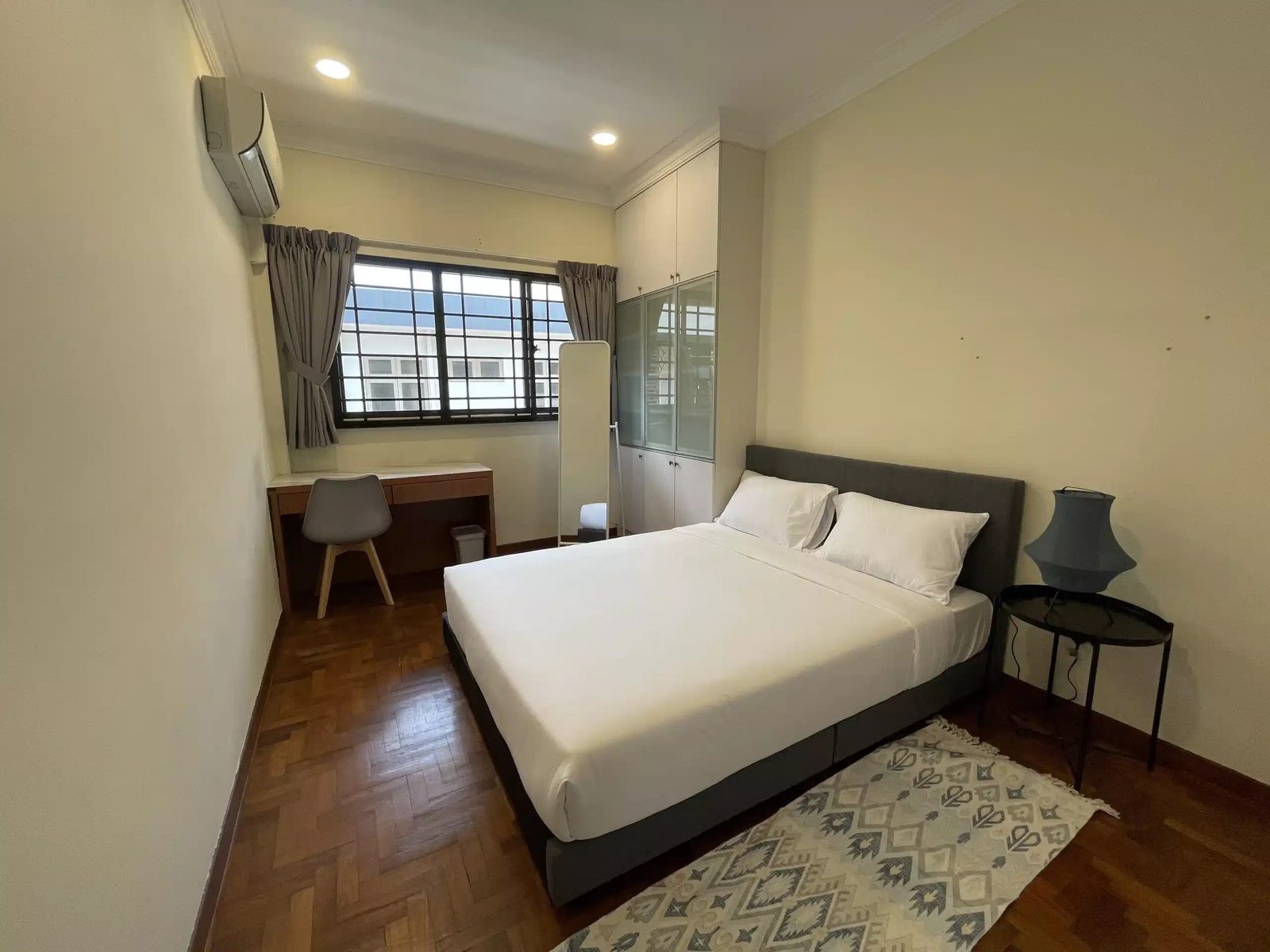Room in a 3 Bedroom Apartment, 2 Kovan Rd — student accommodation in Singapore, Singapore
