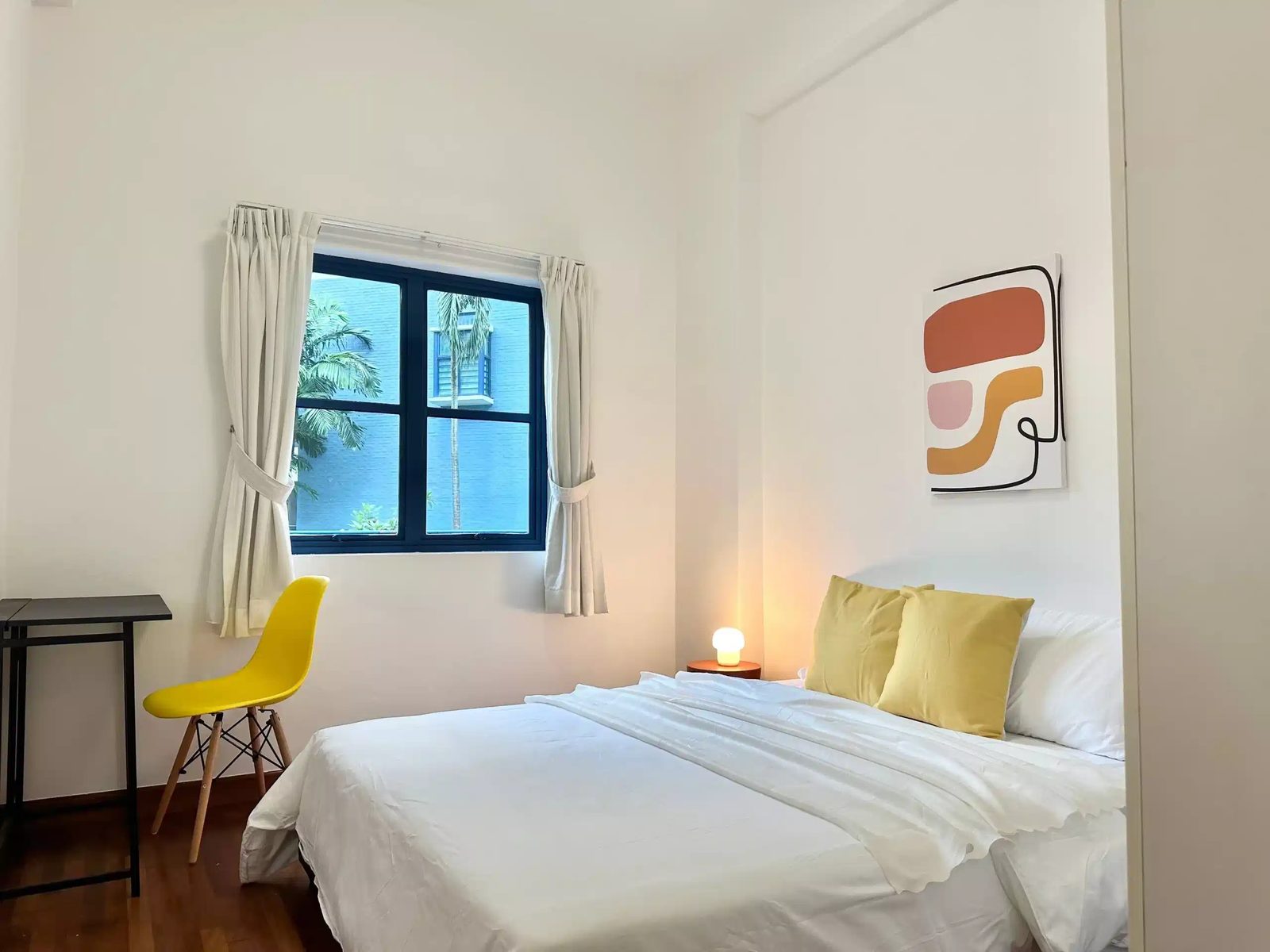 Room in a 2 Bedroom Apartment, 19 Shelford Road — student accommodation in Singapore, Singapore