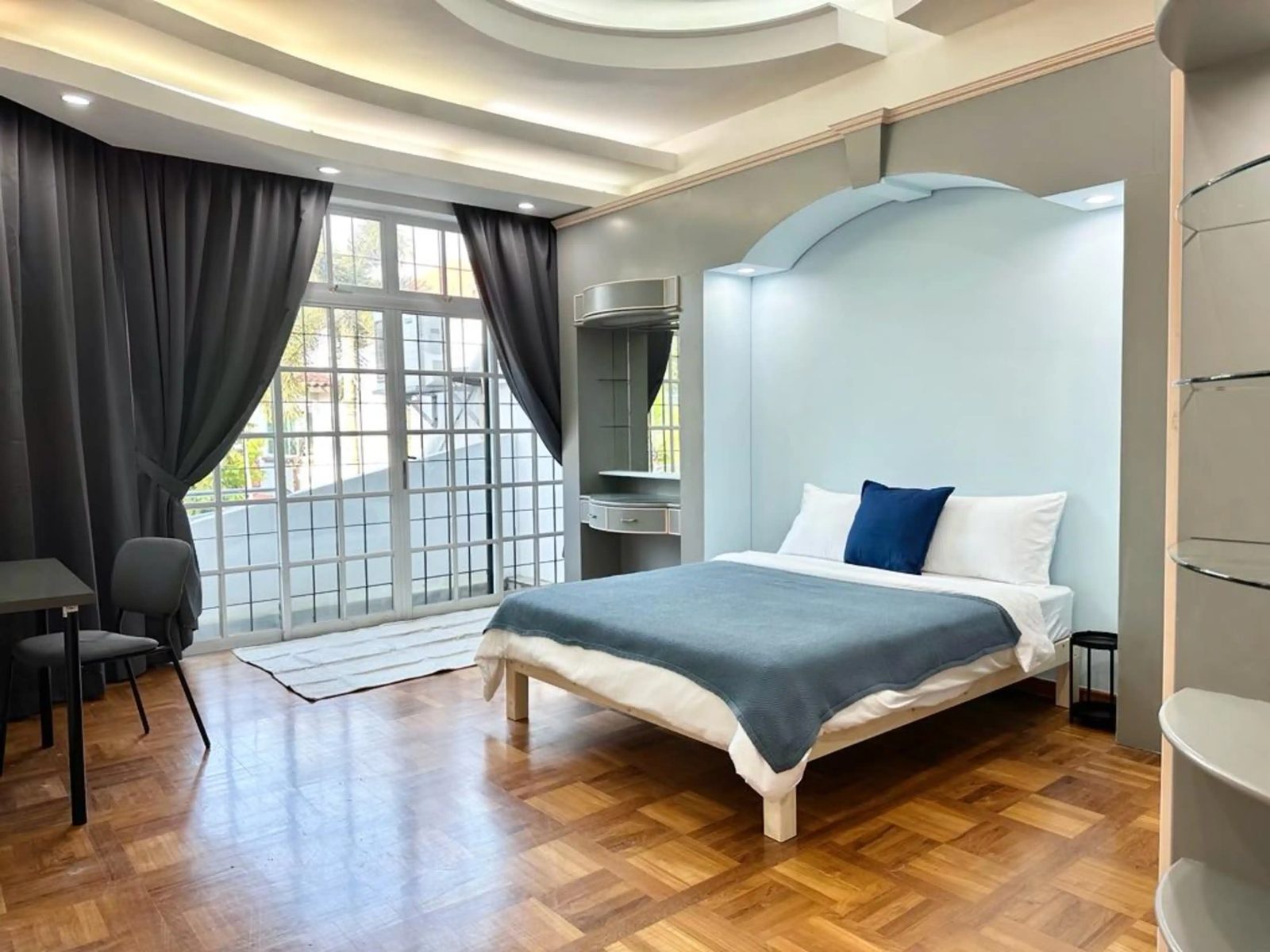 Room in a 3 Bedroom Apartment, 19 Bedok Reservoir View — student accommodation in Singapore, Singapore
