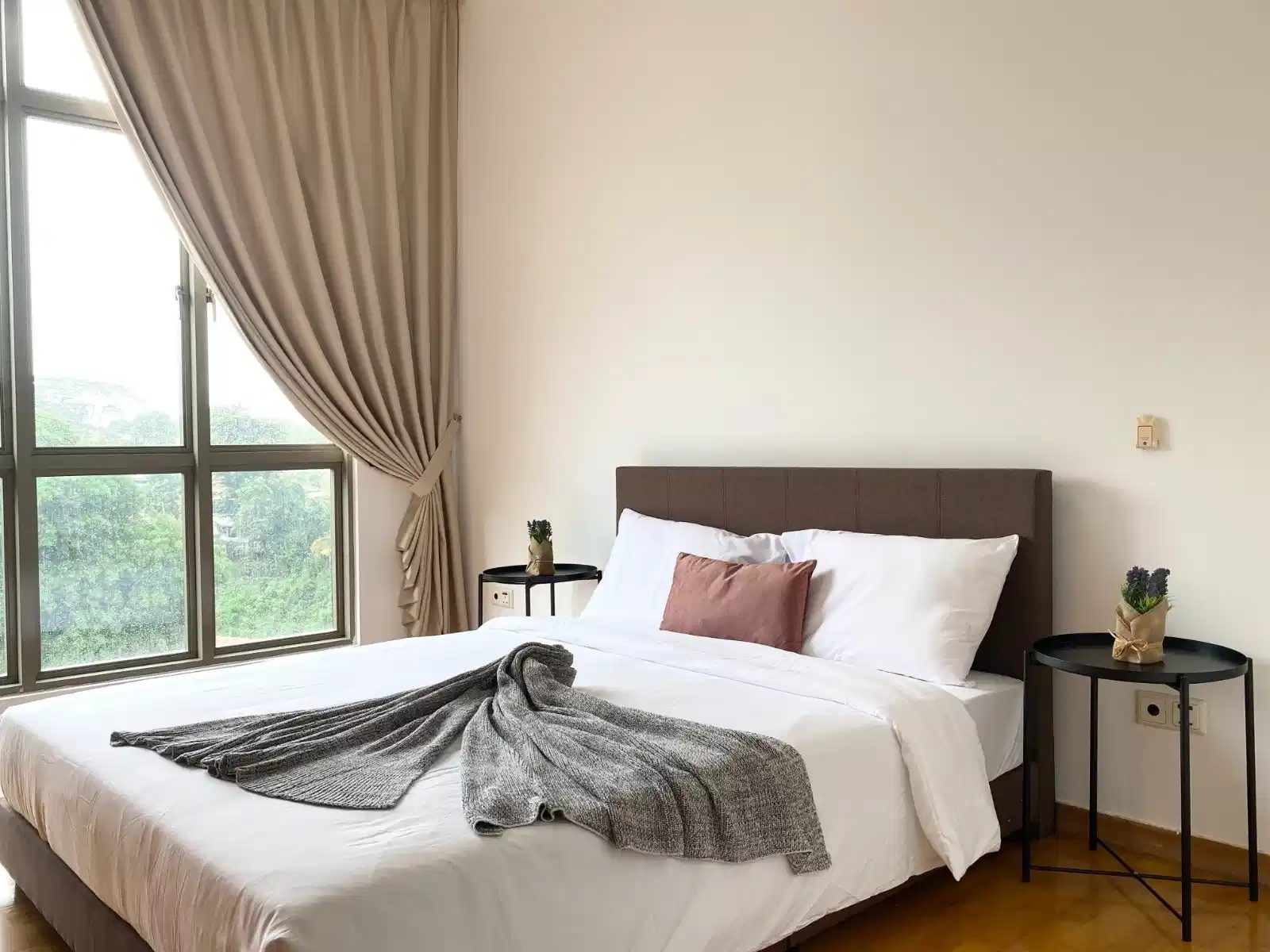 Room in a 3 Bedroom Apartment, 1003 Bukit Timah Road — student accommodation in Singapore, Singapore